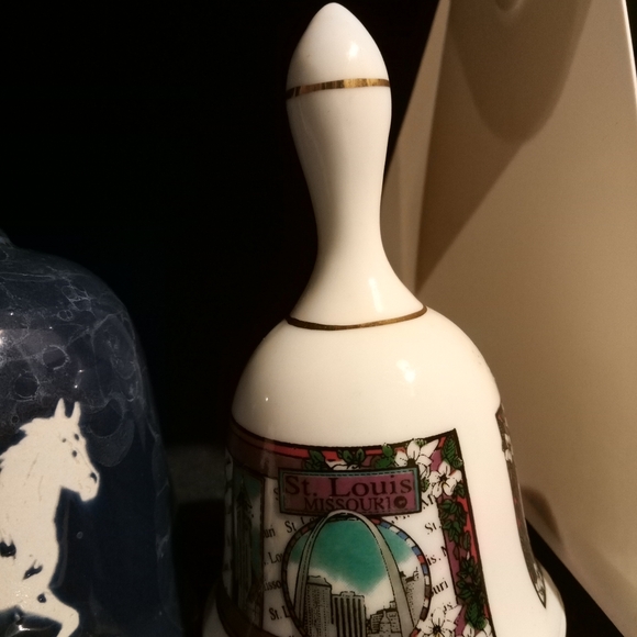 Vintage collectibles State bells - Picture 3 of 3